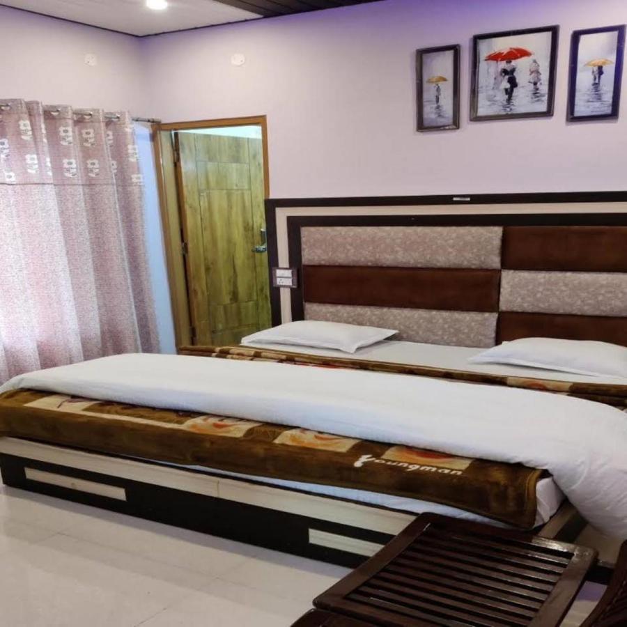 Oak Wood Homestay Banikhet Dalhousie Ngoại thất bức ảnh