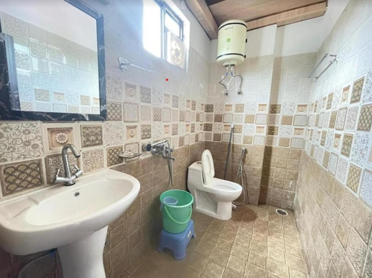 Oak Wood Homestay Banikhet Dalhousie Ngoại thất bức ảnh