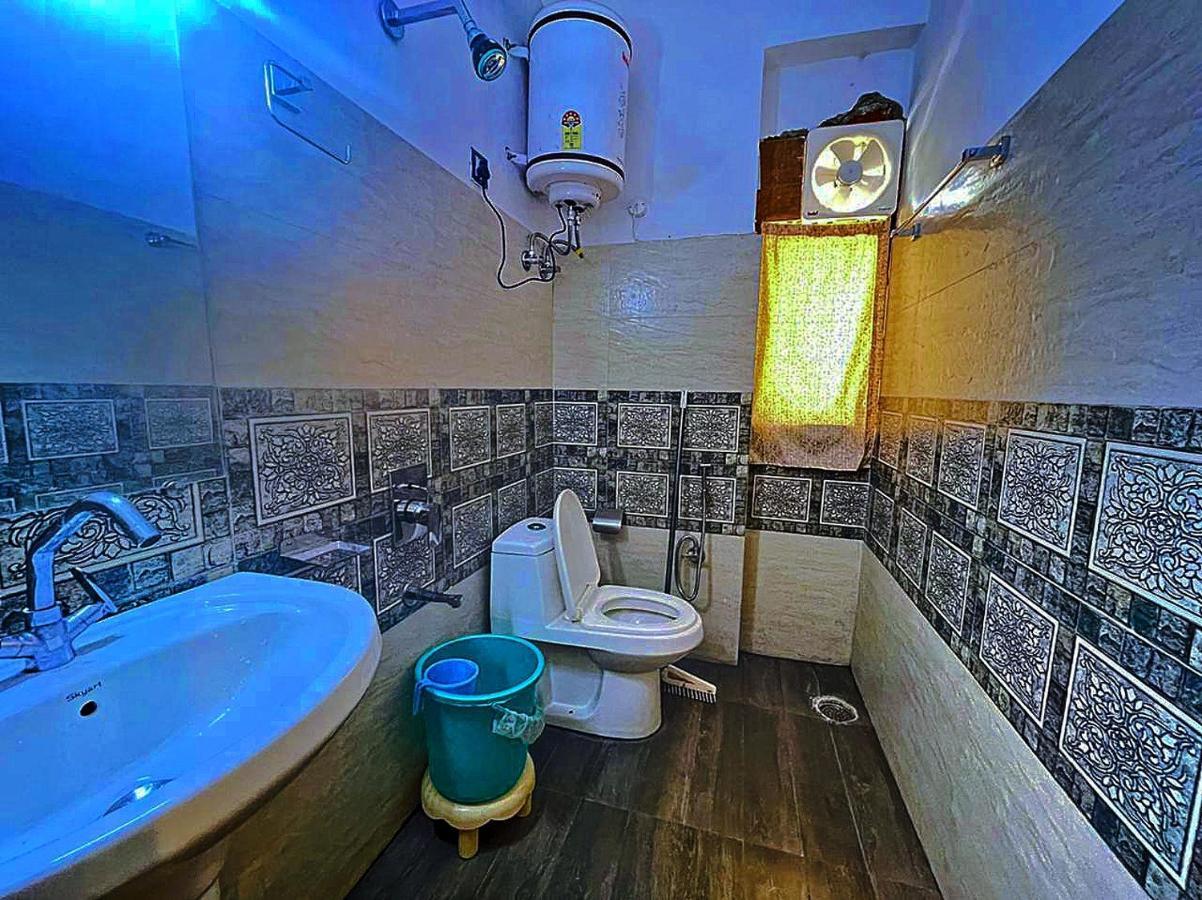 Oak Wood Homestay Banikhet Dalhousie Ngoại thất bức ảnh
